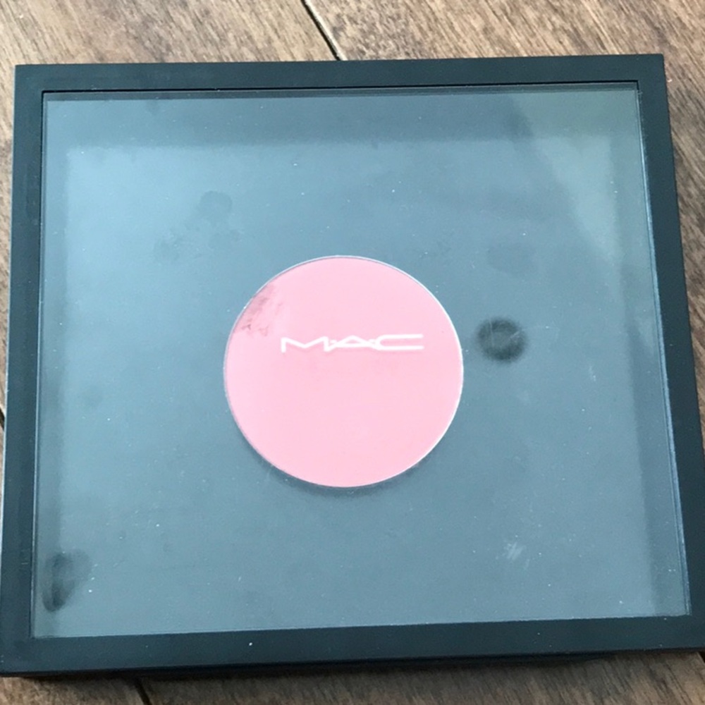 Mac Blush- Fleeting Romance